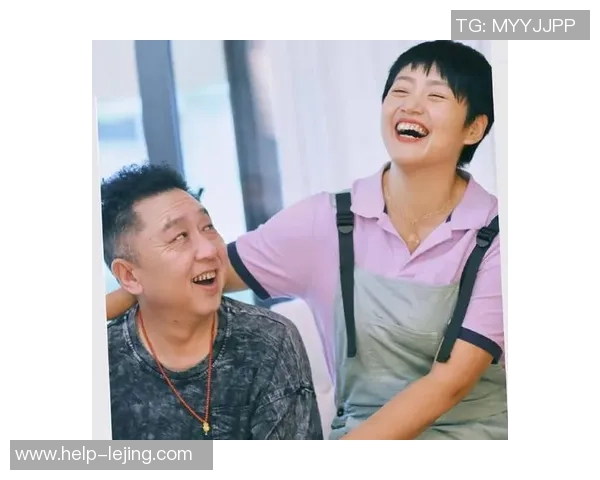 足球场上的幽默与智慧调侃相声带你领略球迷的欢笑与泪水